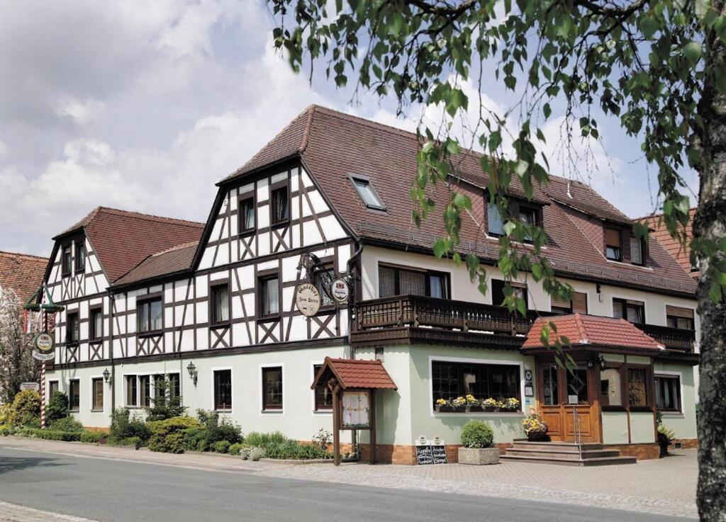 Landgasthof - Hotel Zum Stern Linden  Eksteriør billede