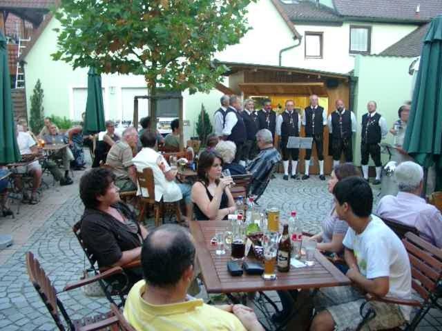 Landgasthof - Hotel Zum Stern Linden  Eksteriør billede
